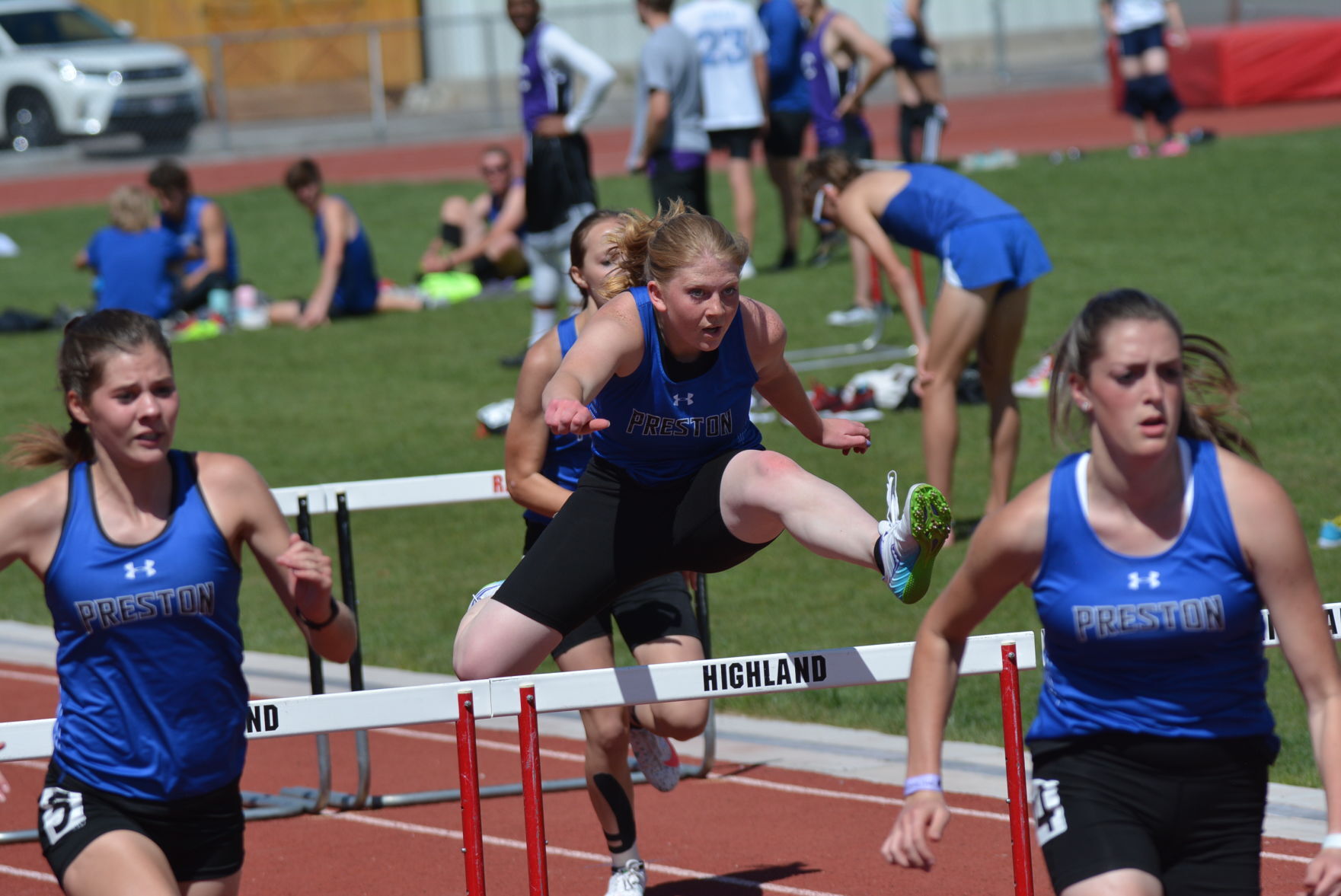 GIRLS HURDLES.JPG